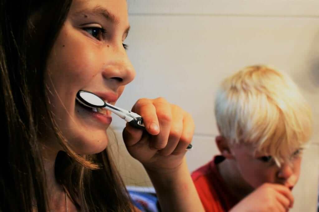 איך לשמור על הגיינת שיניים ובריאות הפה בילדים